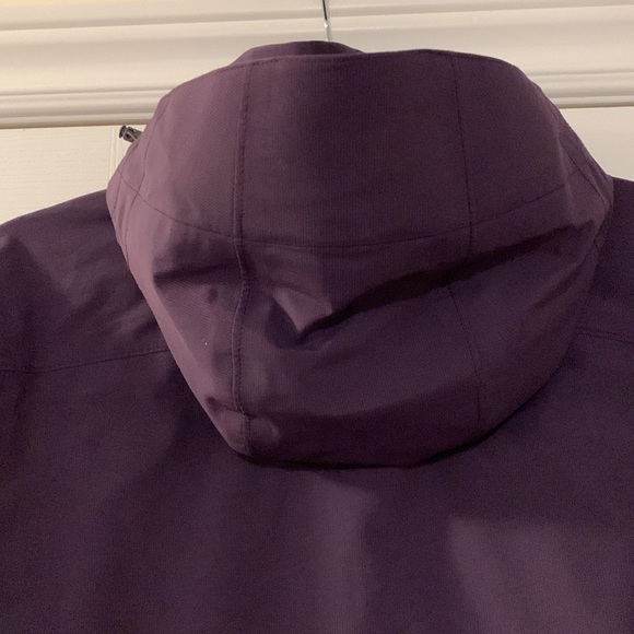 EUC Mountain Equipment Co-op winter coat - Picture 9 of 16